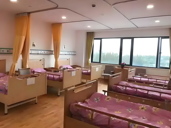 深圳积分入户 证_黄奕女儿不读书想去韩国当练习生，颜值是硬伤 并依制措施取强法采